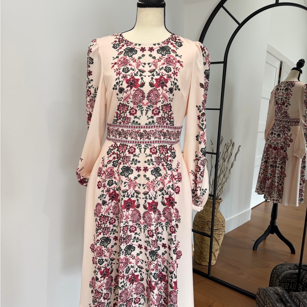 Gal Meets Glam Cream Long-Sleeve Floral printed Dress